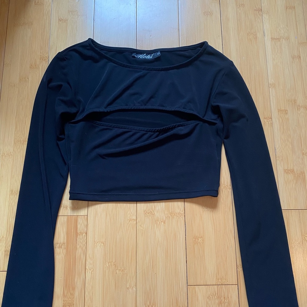 motel rocks long sleeve black slit crop top